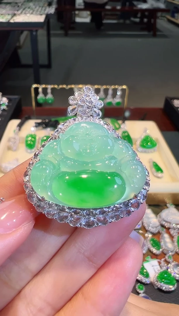 【闪购商品】翡翠吊坠(不含链)18K金镶嵌翡翠