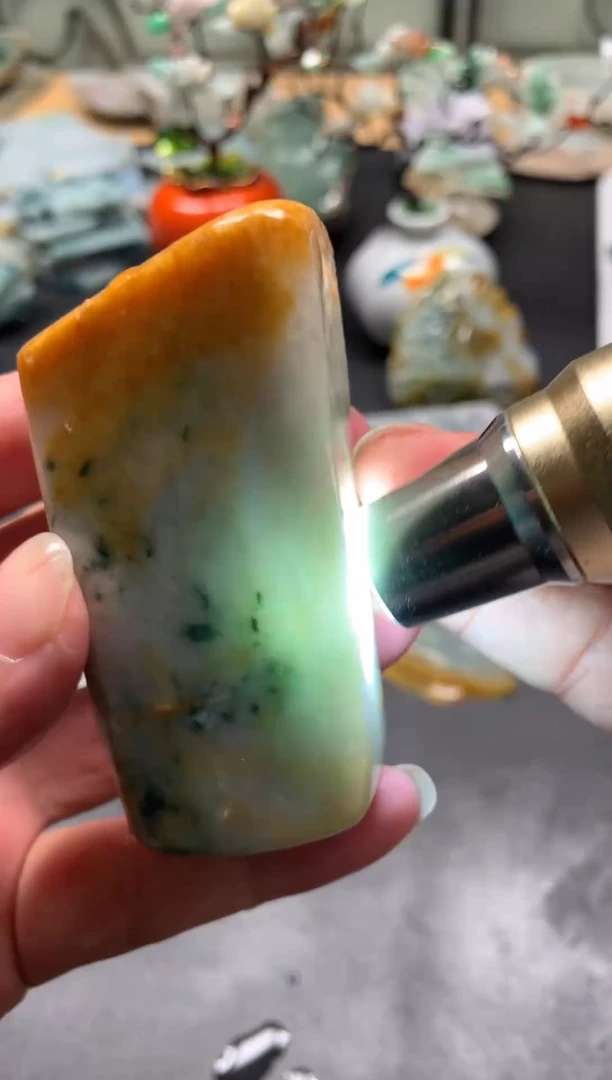【闪购商品】翡翠颈饰未镶嵌天然翡翠A货50