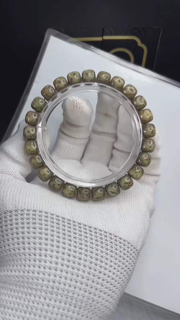 手串星月菩提小驼包10x9.c237