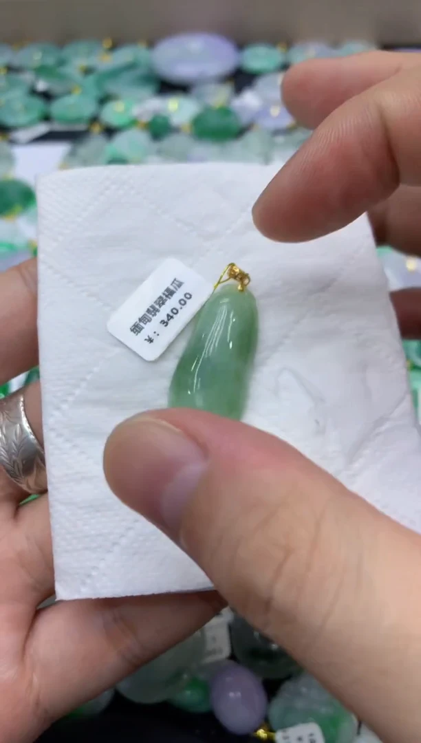 颈饰未镶嵌翡翠天然缅甸翡翠A货