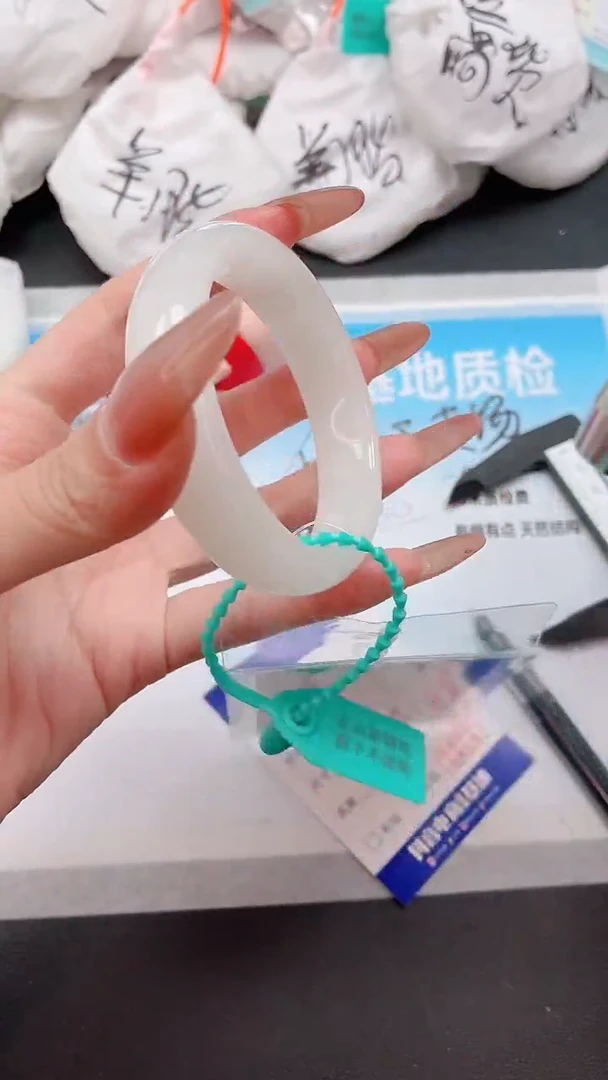 未镶嵌手镯和田玉15W110-54