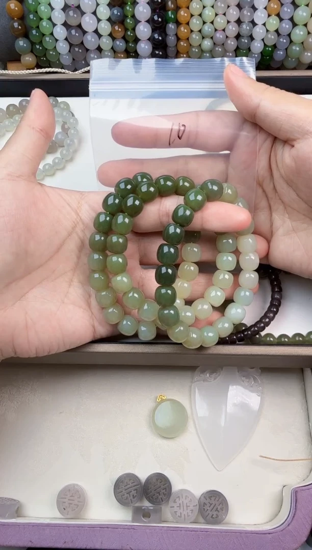 颈饰未镶嵌和田玉手串多样性发其一