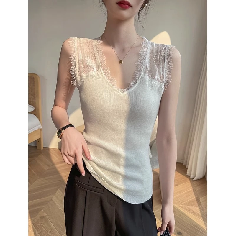 白色蕾丝吊带背心2024新款女高级感秋冬无袖打底内搭v领上衣外穿