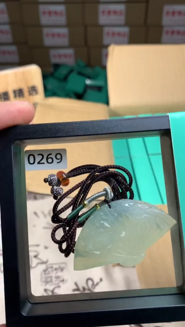 未镶嵌蛇纹石玉颈饰岫玉吊坠 天然岫玉 男女同款 带绳 无盒