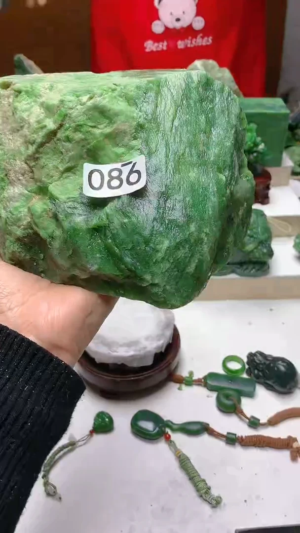 未镶嵌和田玉摆件1