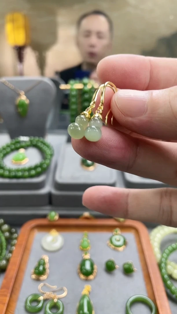 银S925镀金镶嵌和田玉耳饰银S925镀金镶嵌 和田玉 耳饰