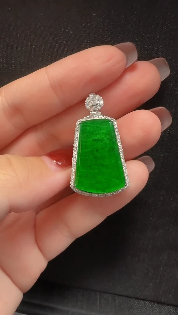 颈饰18K金镶嵌翡翠605无事牌一个