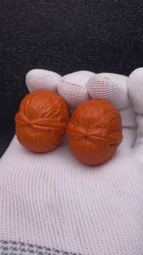 【闪购商品】文玩核桃把件蛇皮元宝