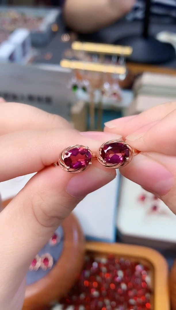 【闪购商品】石榴石耳扣银S925镶嵌天然镁铝