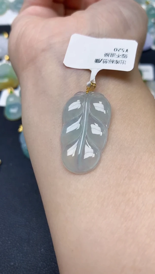 颈饰18K金镶嵌翡翠天然缅甸A货翡翠