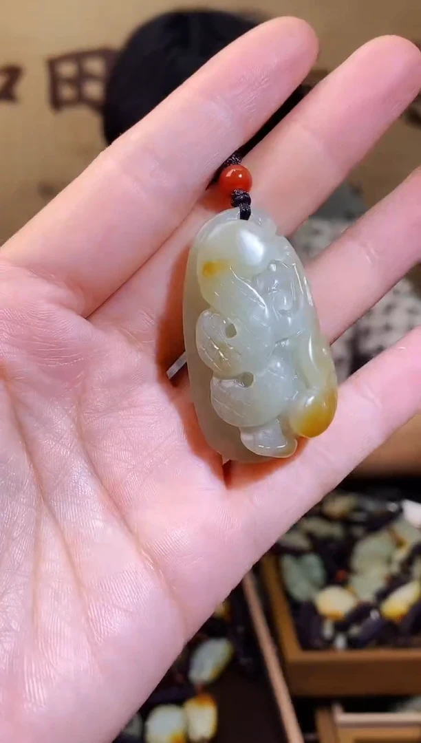 和田玉未镶嵌颈饰1