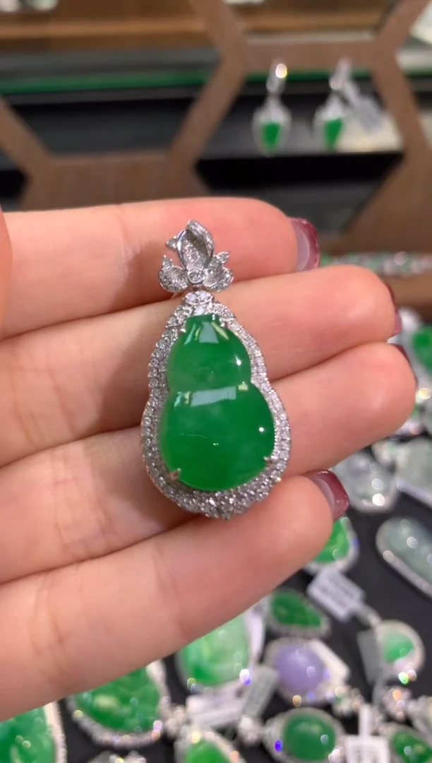 【闪购商品】翡翠吊坠(不含链)18K金镶嵌吊坠