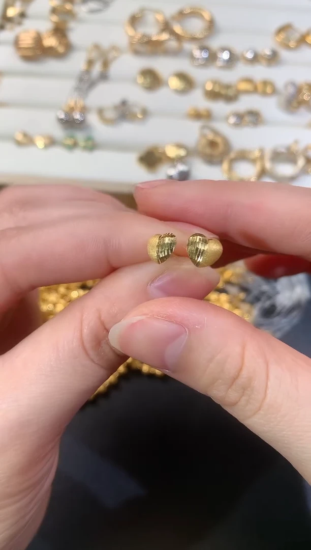 【闪购商品】18K金耳饰爱心耳钉|288+0