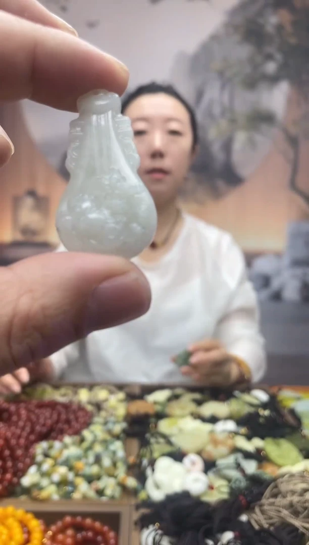 未镶嵌岫玉吊坠·