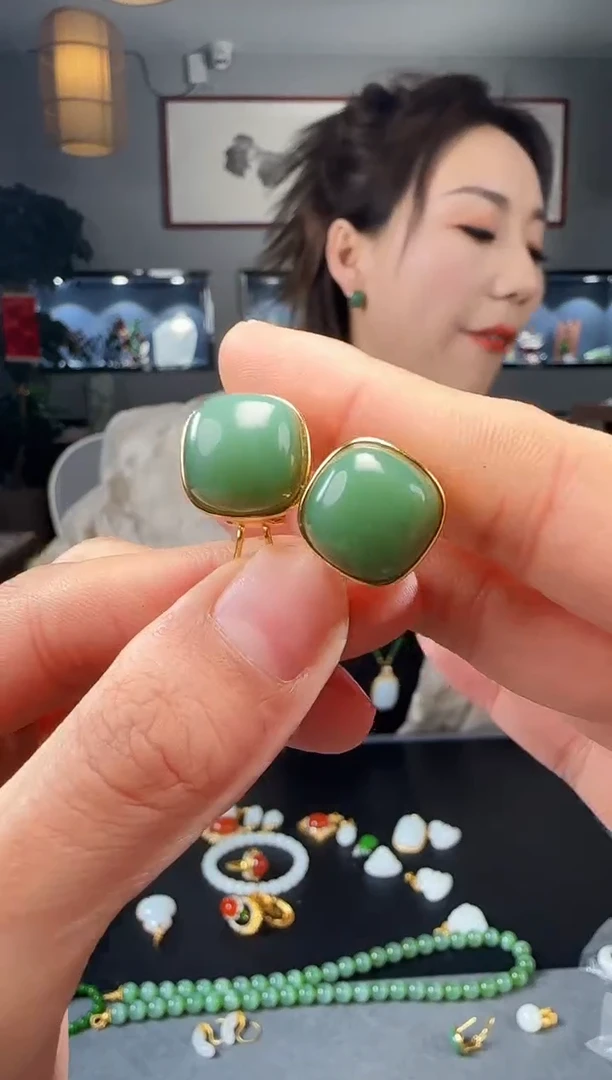 【闪购商品】和田玉耳钉银S925镶嵌1