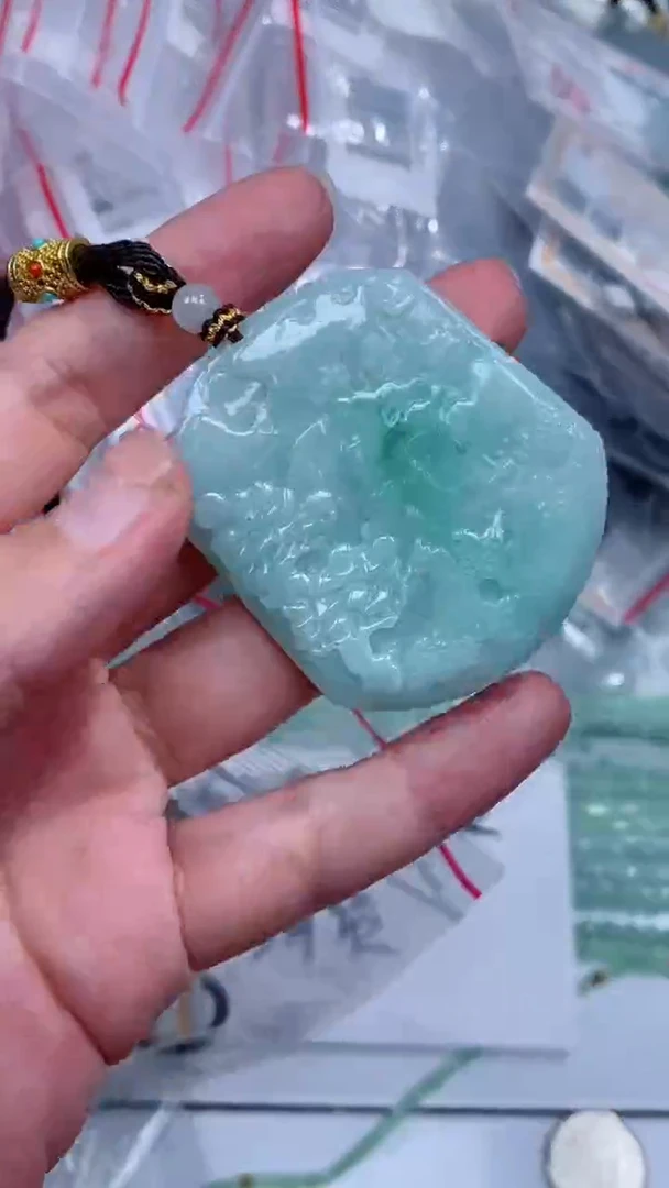 颈饰未镶嵌翡翠吊坠