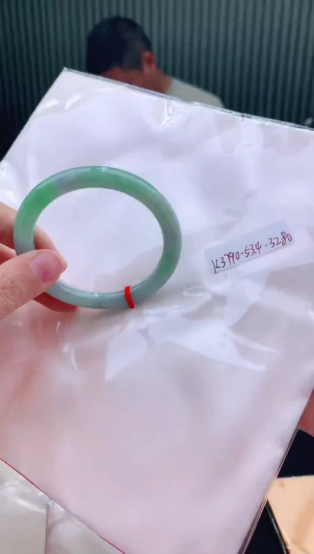 未镶嵌手镯翡翠53+