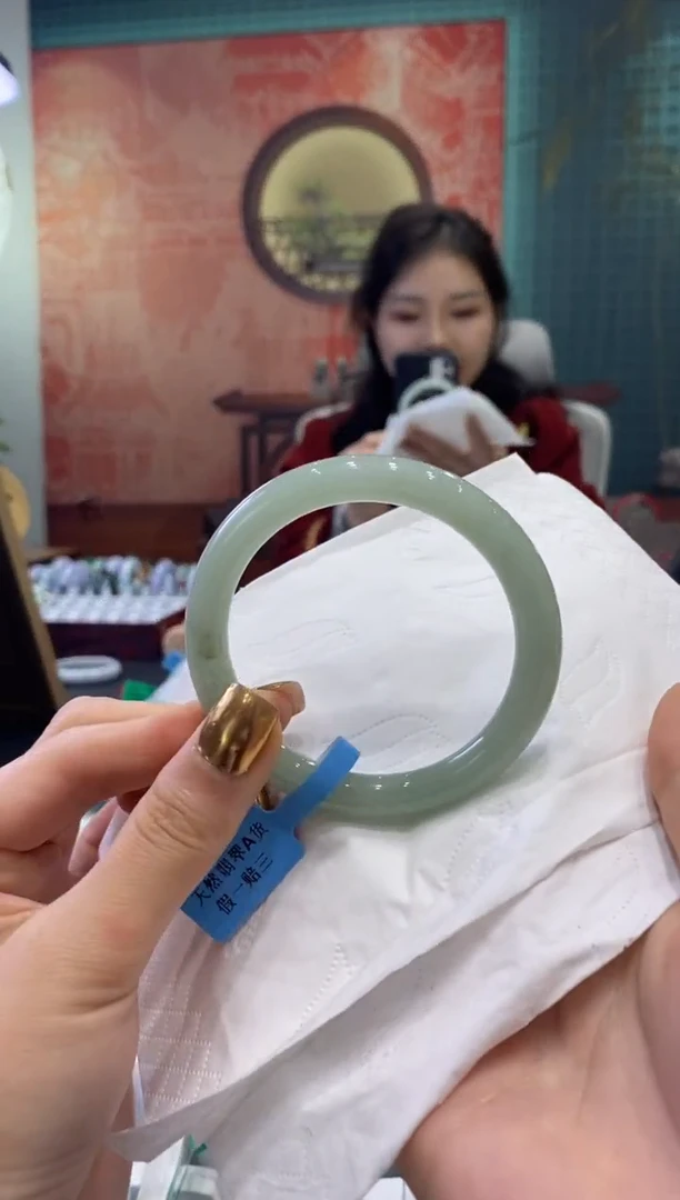 【闪购商品】翡翠手镯未镶嵌多人04025