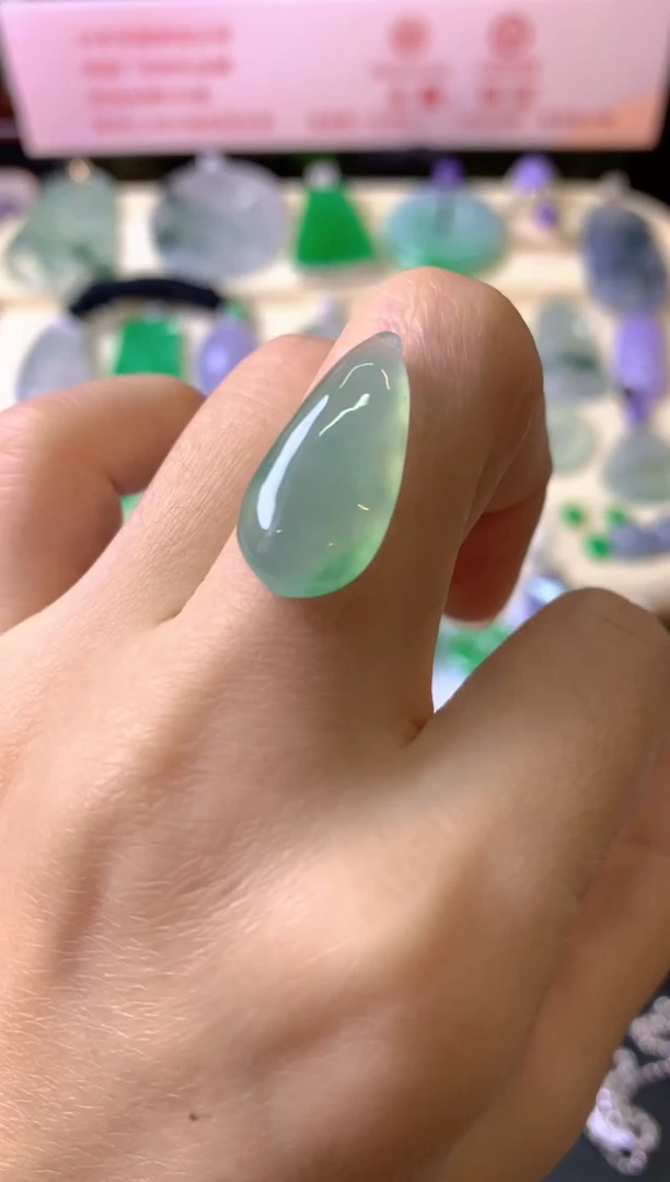 未镶嵌定制翡翠就***吧裸玉（客户意向镶嵌）