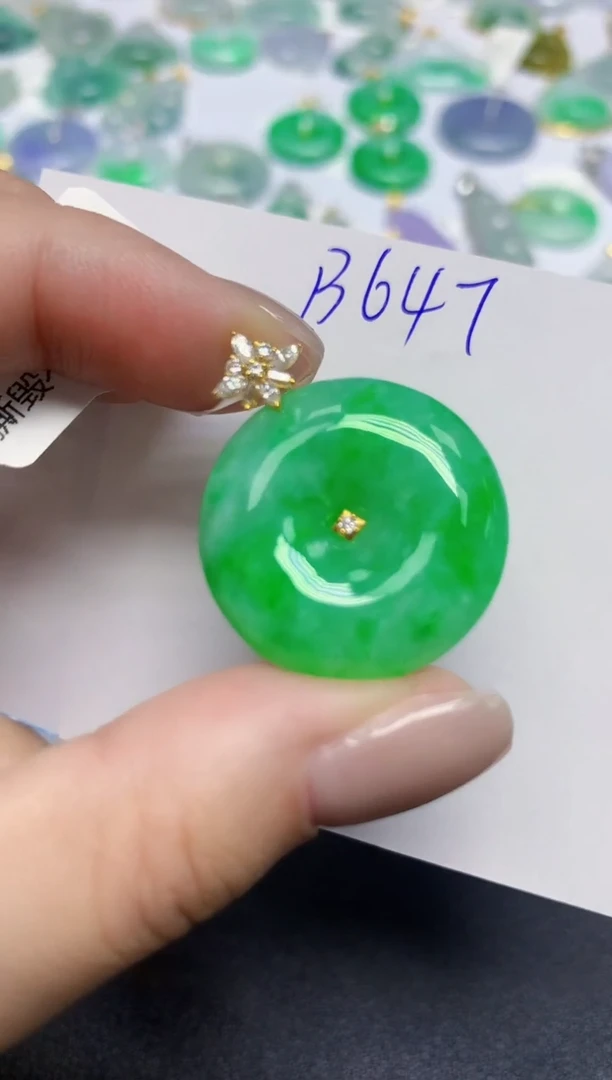 颈饰18K金镶嵌翡翠天然缅甸翡翠A货翡翠百元以上9元证书费自理