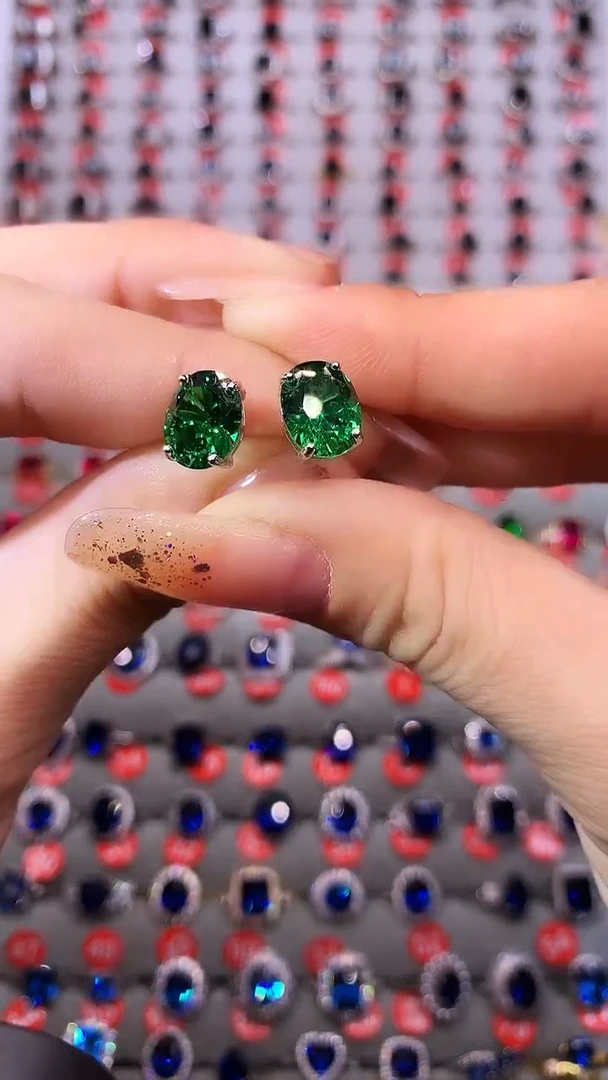 【闪购商品】透辉石耳饰银S925镶嵌1111111