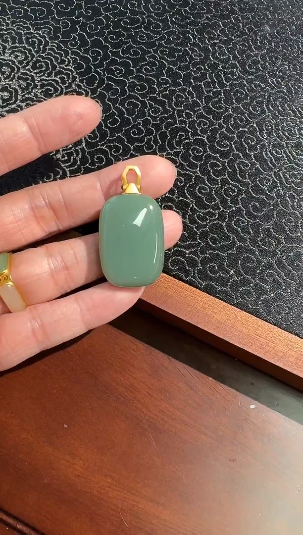 【闪购商品】和田玉吊坠(不含链)18K金镶嵌金瓷蓝无事牌