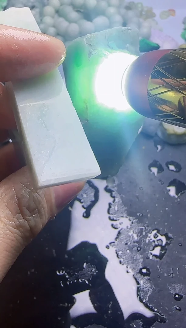 未镶嵌挂件翡翠011