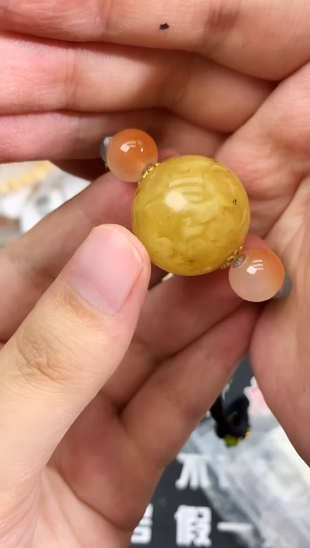 蜜蜡未镶嵌珠宝奇石65