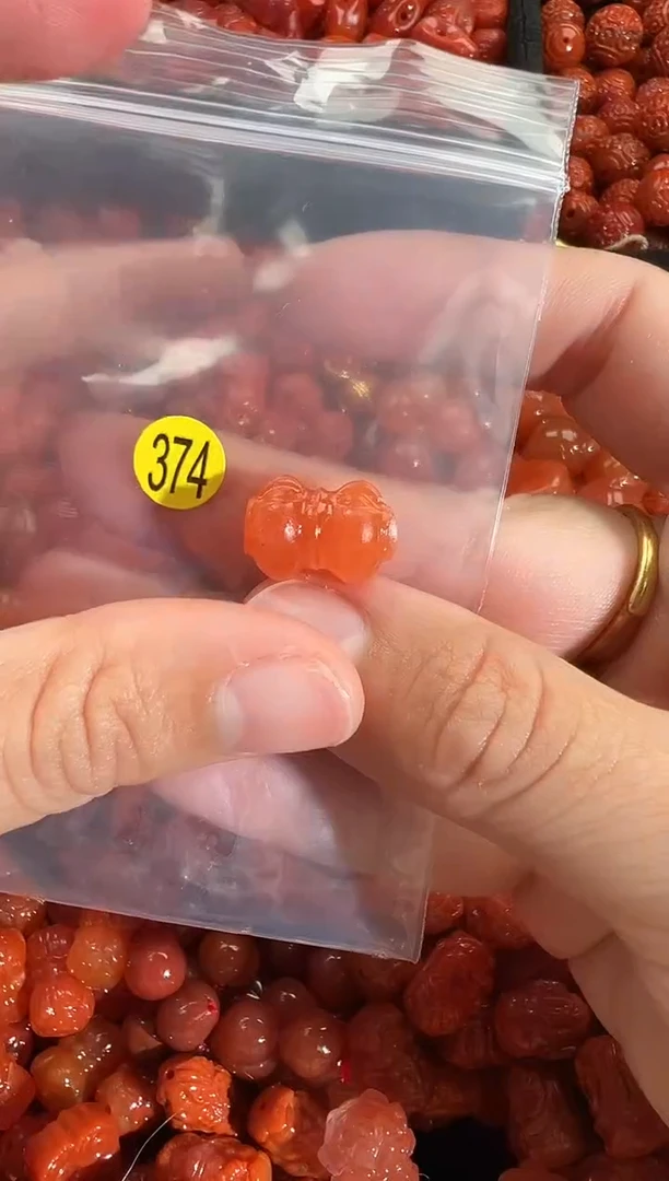 颈饰未镶嵌南红玛瑙1