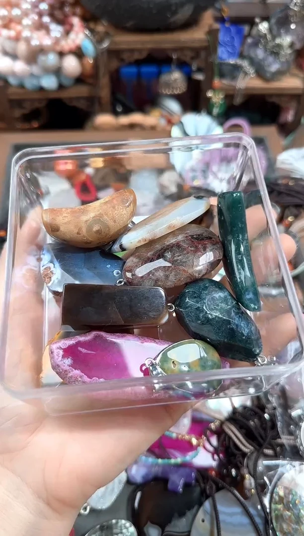 玛瑙/玉髓吊坠(赠链)未镶嵌肖****装879978987