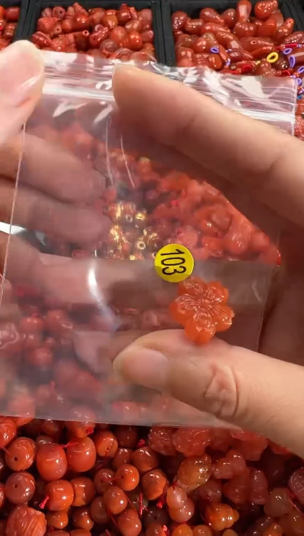 【闪购商品】南红玛瑙颈饰未镶嵌1