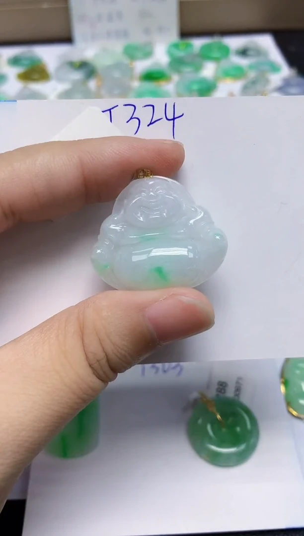 颈饰18K金镶嵌翡翠天然缅甸翡翠A货翡翠百元以上9元证书费自理