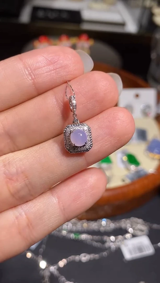 【闪购商品】翡翠吊坠(不含链)18K金镶嵌吊坠