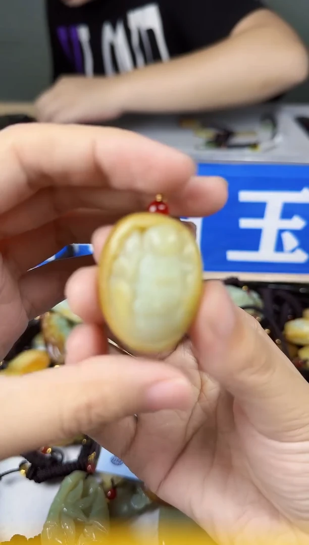 和田玉未镶嵌颈饰1