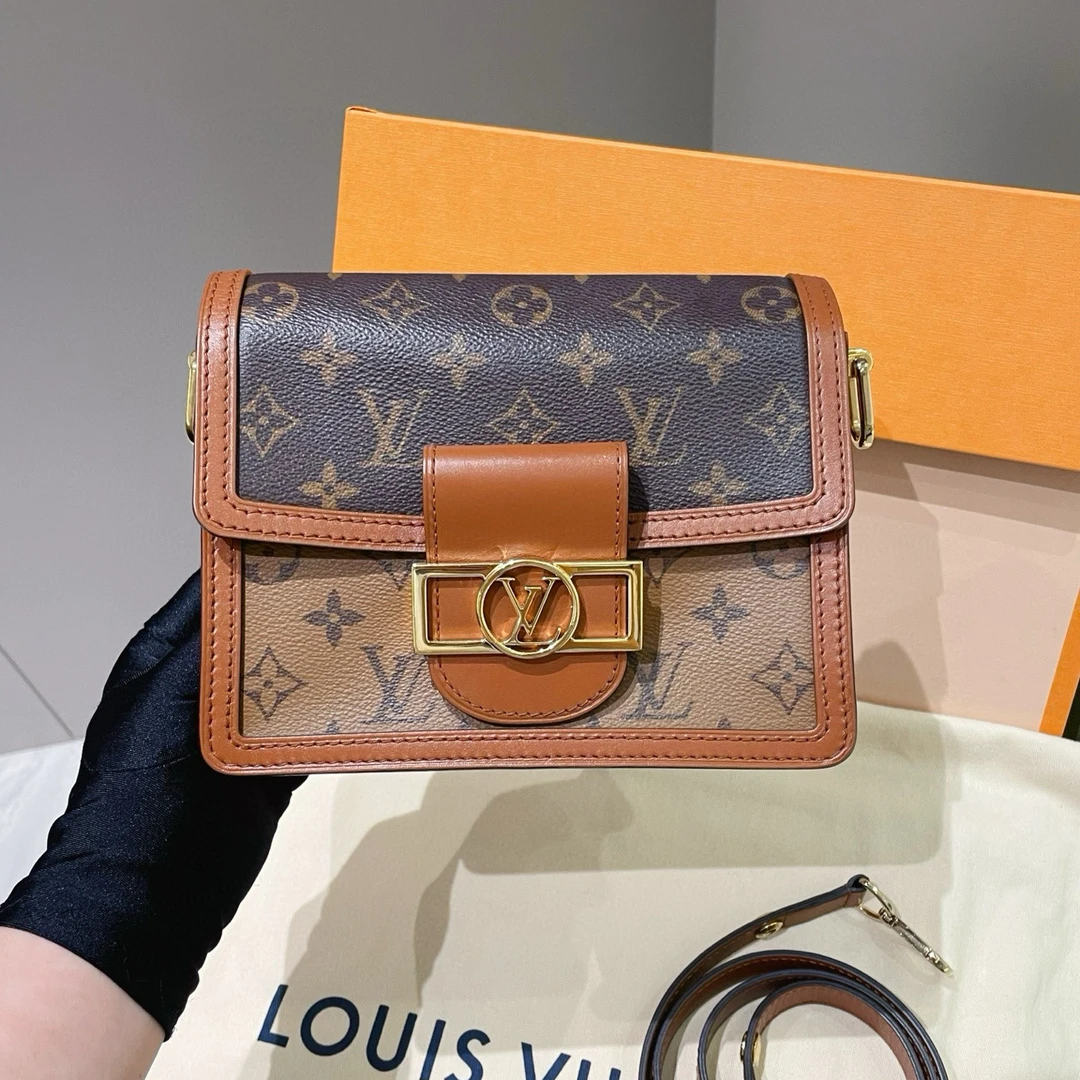 99新 LouisVuitton/路易威登 达芙妮小号单肩包