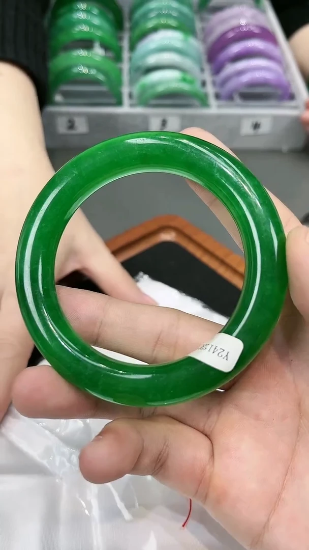【闪购商品】砖雕s36 果阳绿圆条手镯 圈口53-60