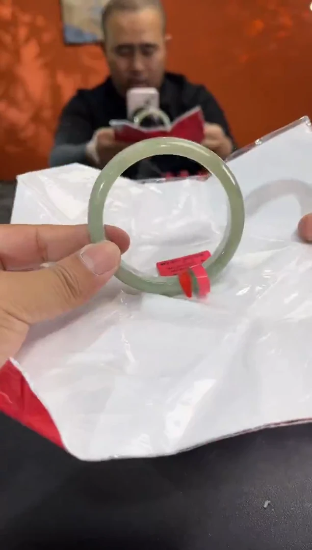 未镶嵌手镯翡翠9        圈口58