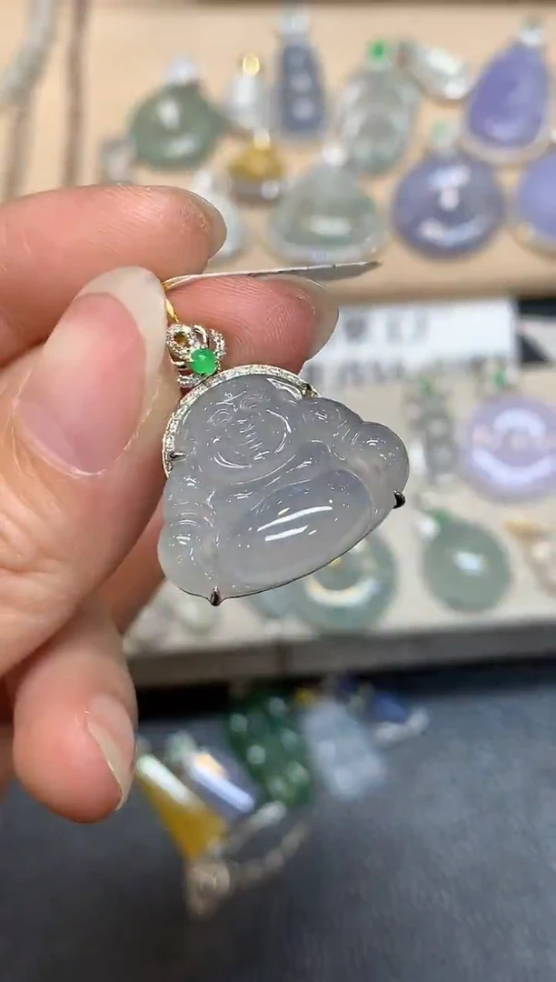 颈饰18K金镶嵌翡翠佛公【无服务费