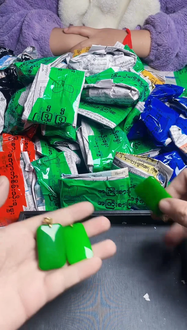 强子收货--所见即所得--多样性发货--HFH2328绿无事