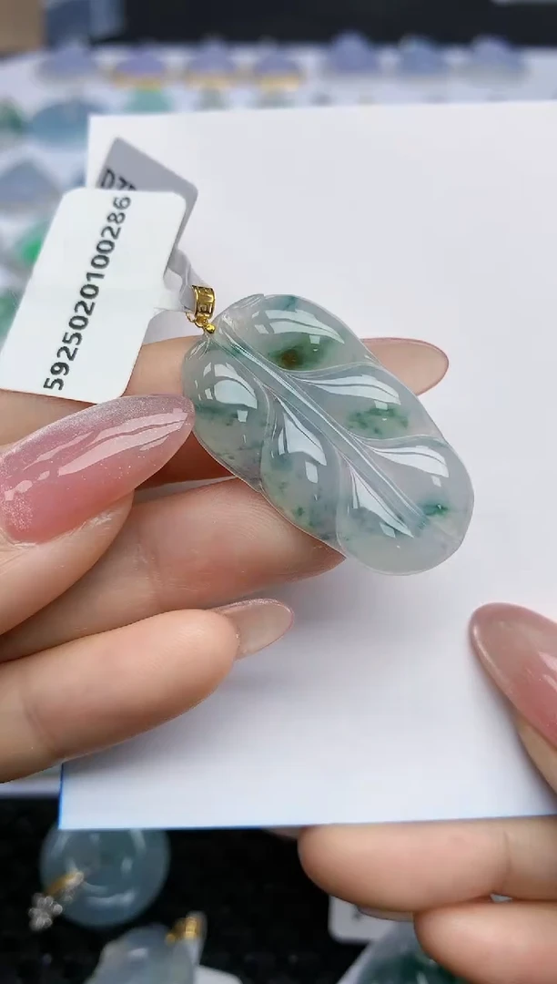 【闪购商品】翡翠颈饰18K金镶嵌天然翡翠A货