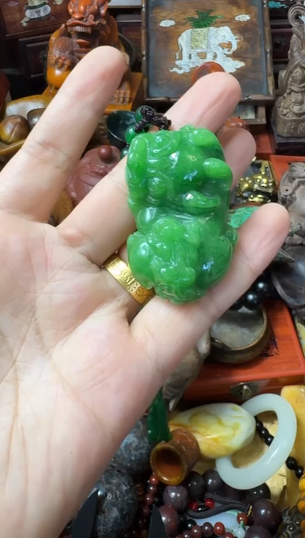 翡翠挂件未镶嵌主播推荐：一物一拍，讲解为准