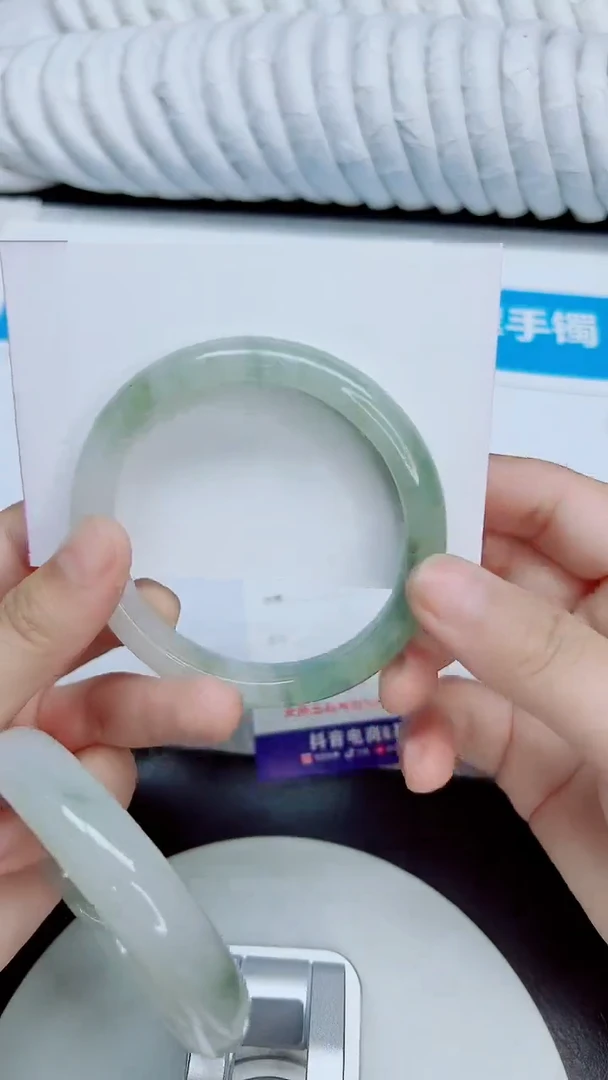 未镶嵌手镯石英质玉48/62