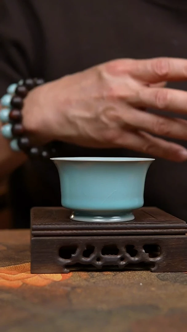 杯仿古天青纯手工薄胎卷足马蹄杯一级