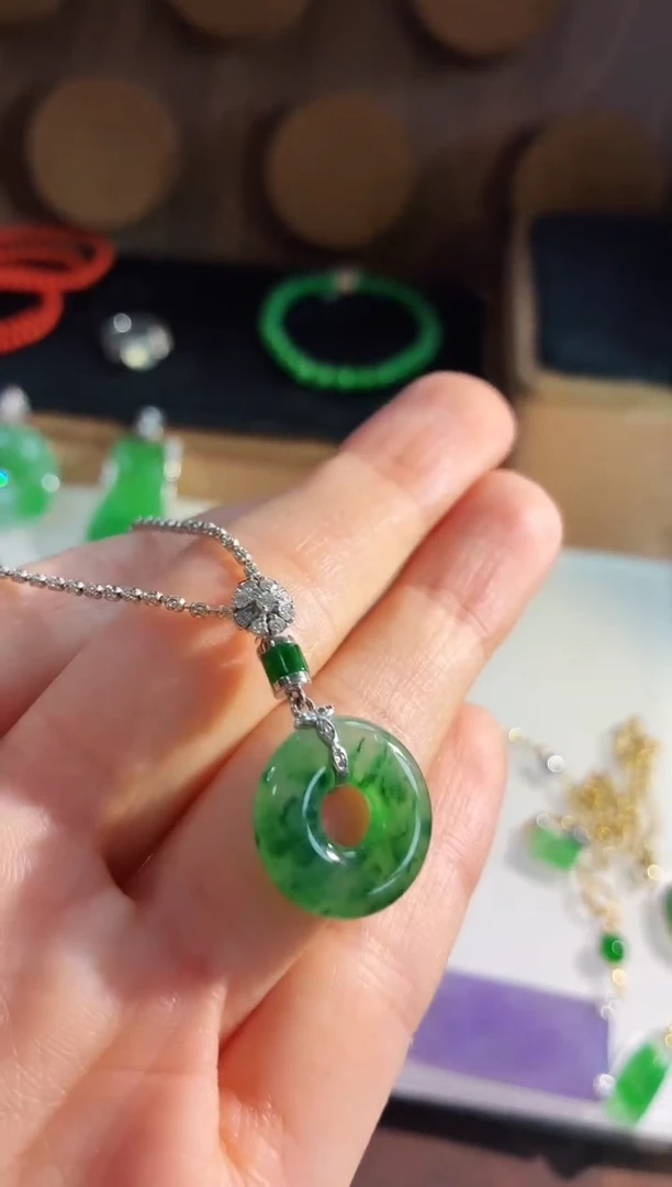 吊坠(不含链)18K金镶嵌翡翠吊坠