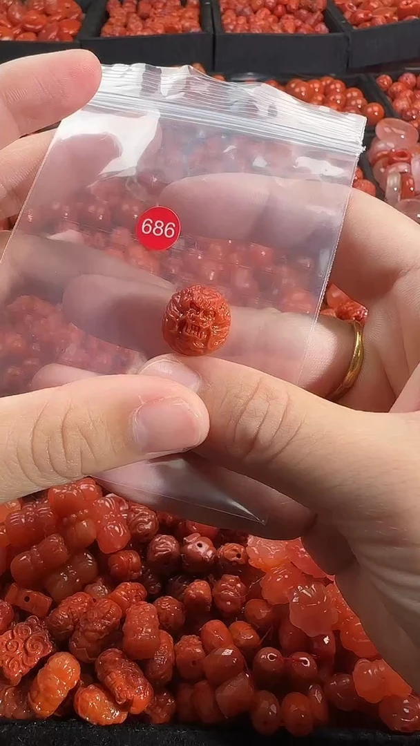 颈饰未镶嵌南红玛瑙1