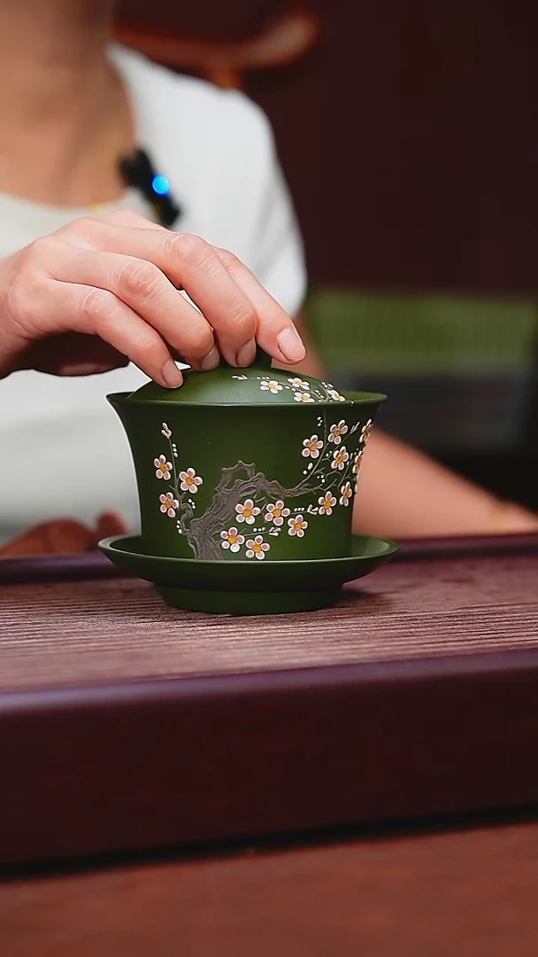 宜兴原矿紫砂    纯料 绿泥梅花盖碗