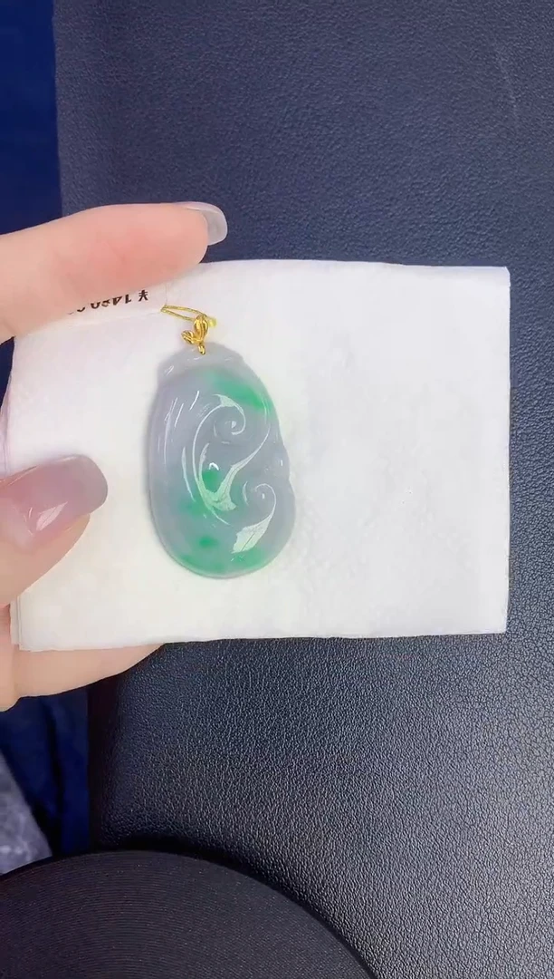 颈饰18K金镶嵌翡翠缅甸天然翡翠A货