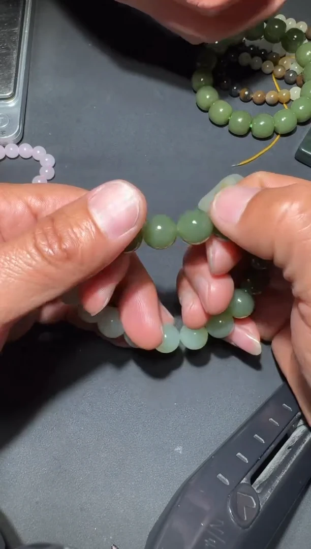 未镶嵌和田玉（糖玉）挂件和田玉