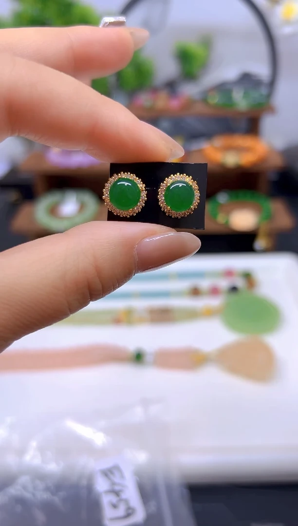 翡翠14K金镶嵌耳钉E459