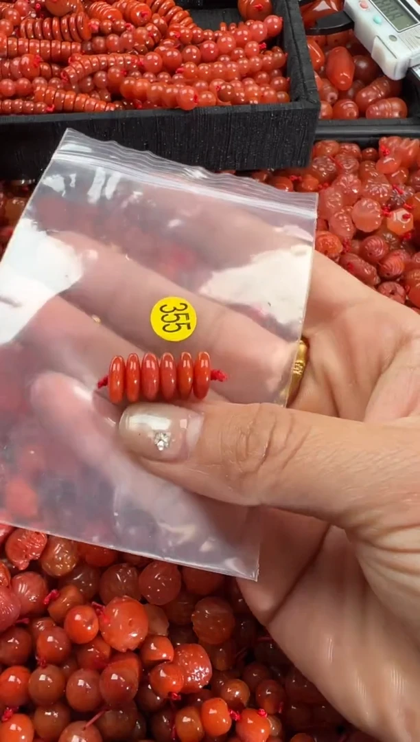 【闪购商品】南红玛瑙颈饰未镶嵌1